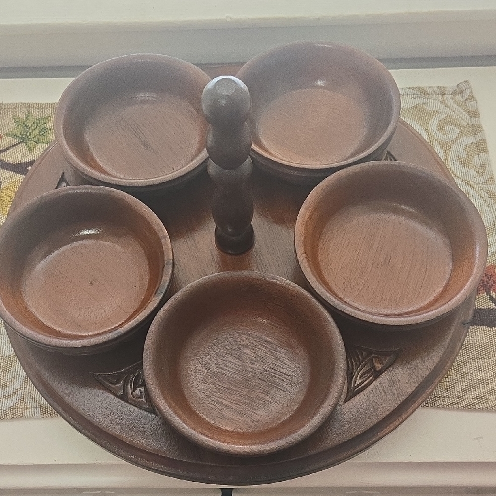 Elegant Wooden Serveware Set